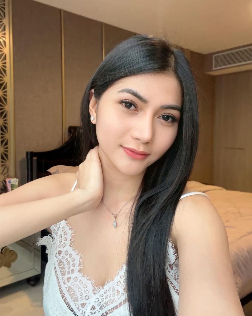 Experience the best with Kuala Lumpur call girl Mina